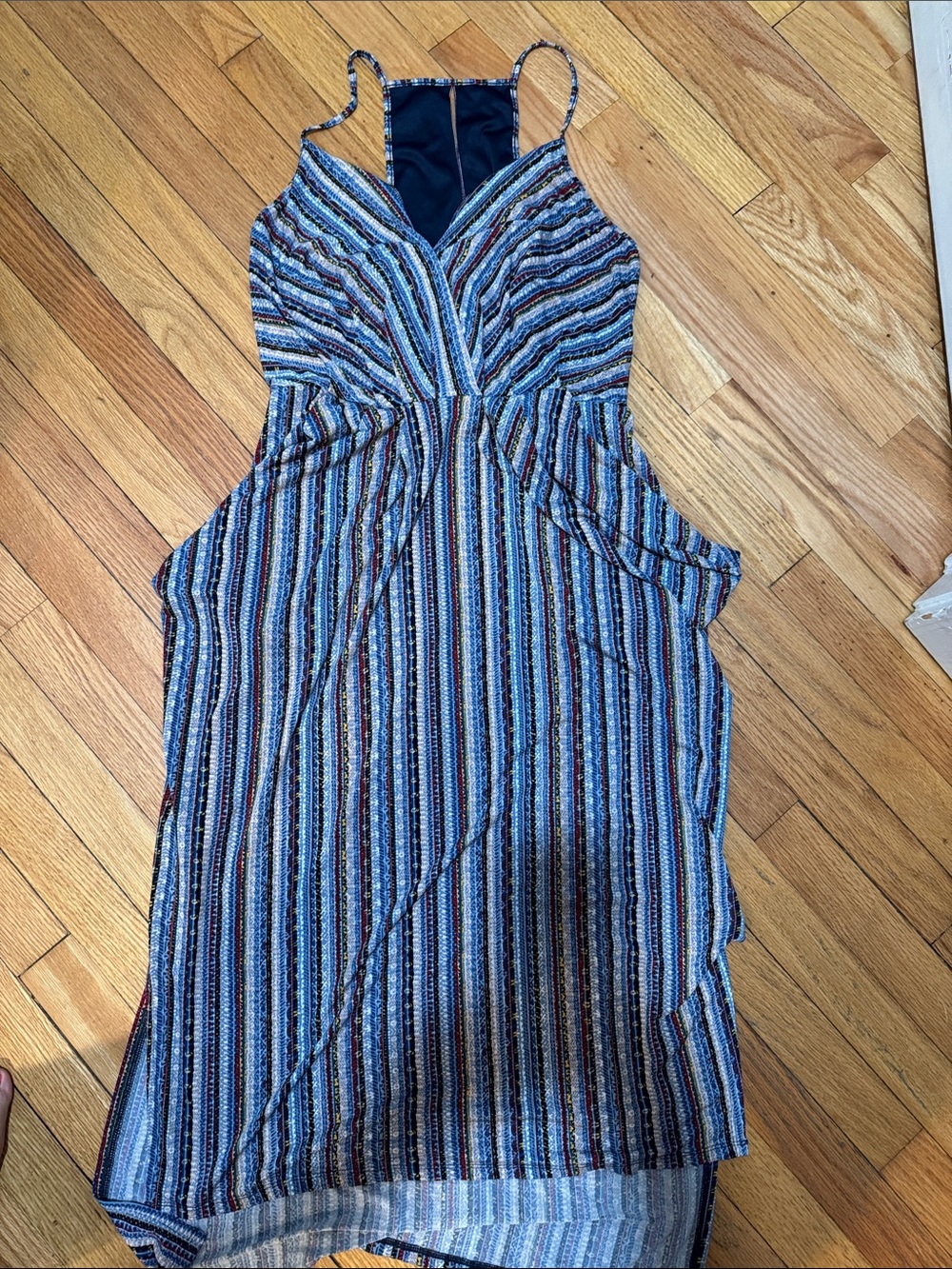 BCBG v-neck maxi dress with pockets